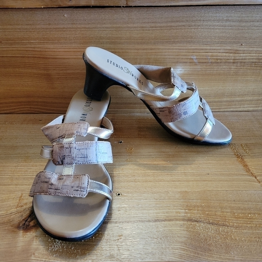 Studio works NWOT Metalic short heel bermuda sandals size 6